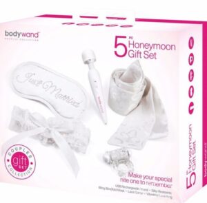Bodywand Couples Collection 5 Piece Honeymoon Gift Set With Wand Vibrator White